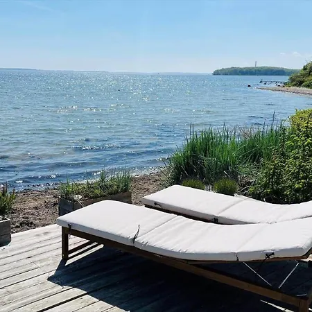 8113-ronde-strandvejen-91 Feriehus *